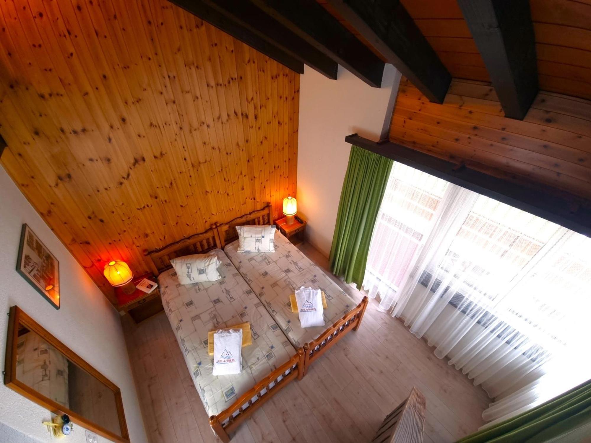 Hotel Alpenblick-Leukerbad-Therme Quarto foto