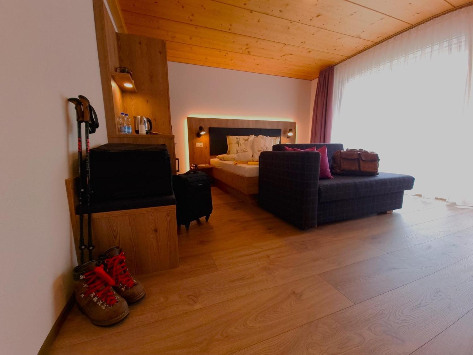 Hotel Alpenblick-Leukerbad-Therme Quarto foto