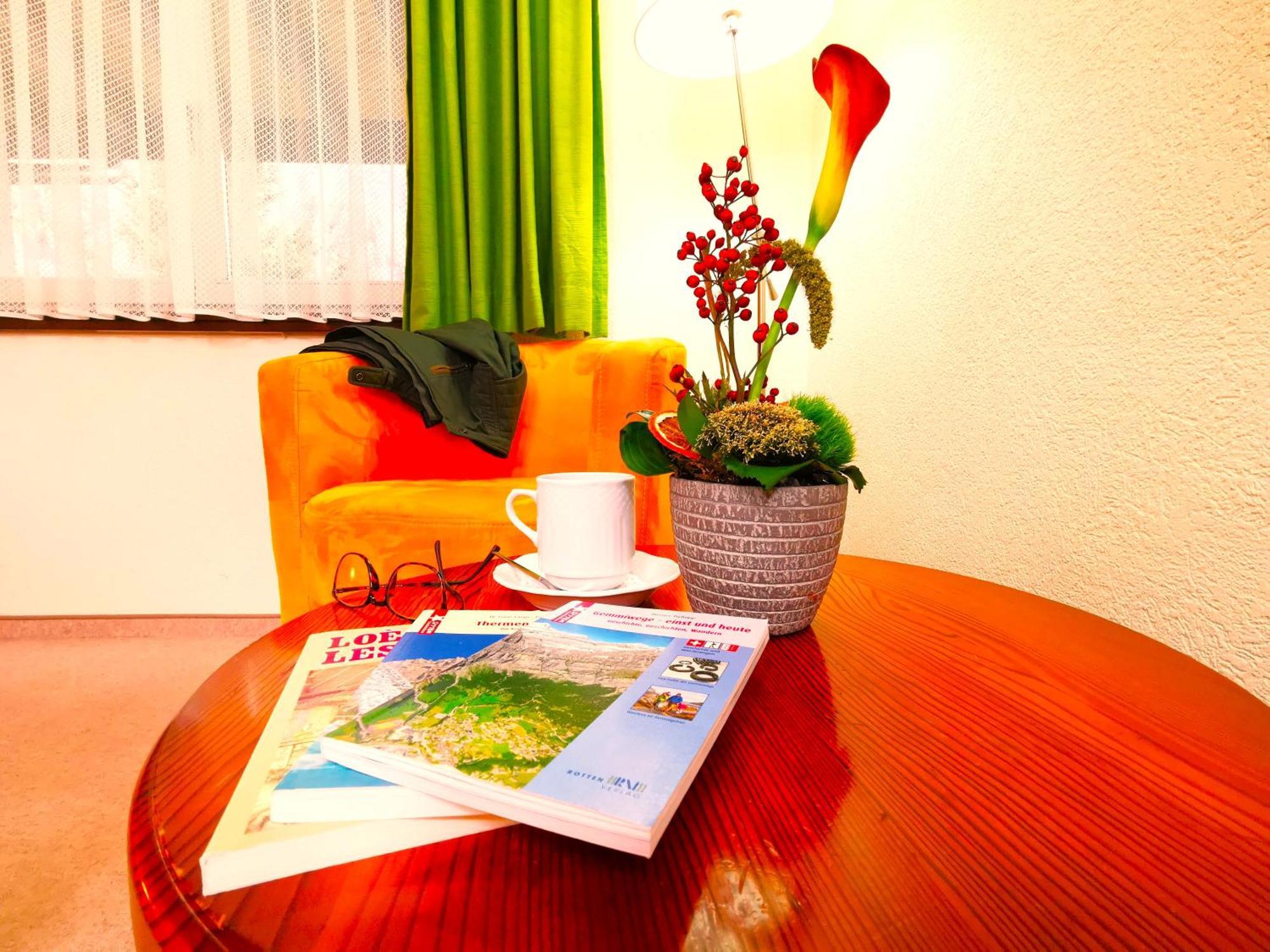 Hotel Alpenblick-Leukerbad-Therme Quarto foto