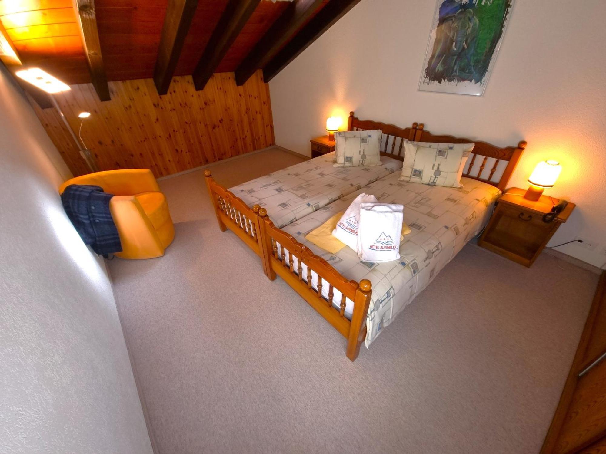 Hotel Alpenblick-Leukerbad-Therme Quarto foto