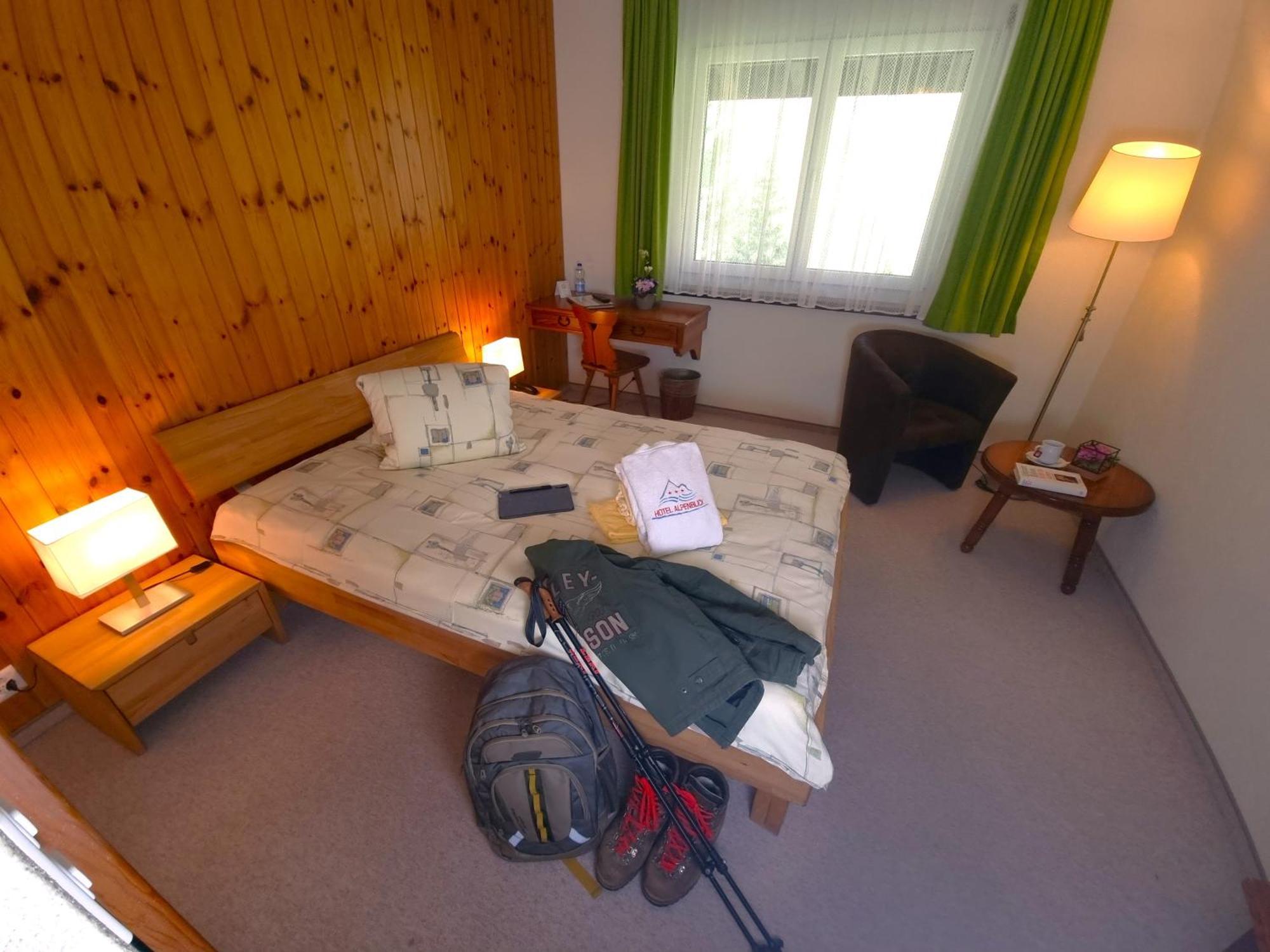 Hotel Alpenblick-Leukerbad-Therme Quarto foto